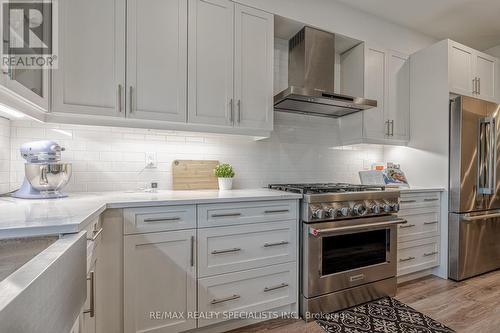 174 Courtland Street, Blue Mountains (Blue Mountain Resort Area), ON - Indoor Photo Showing Kitchen With Stainless Steel Kitchen With Upgraded Kitchen