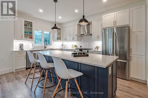 174 Courtland Street, Blue Mountains (Blue Mountain Resort Area), ON - Indoor Photo Showing Kitchen With Stainless Steel Kitchen With Upgraded Kitchen