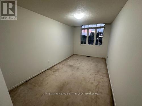 7565 Black Walnut Trail, Mississauga, ON - Indoor Photo Showing Other Room