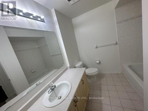 7565 Black Walnut Trail, Mississauga, ON - Indoor Photo Showing Bathroom