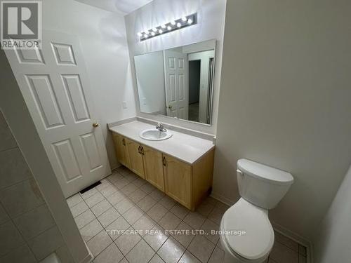 7565 Black Walnut Trail, Mississauga, ON - Indoor Photo Showing Bathroom