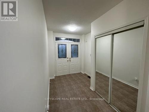 7565 Black Walnut Trail, Mississauga, ON - Indoor Photo Showing Other Room