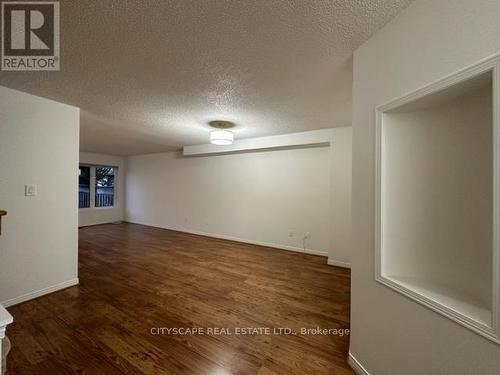 7565 Black Walnut Trail, Mississauga, ON - Indoor Photo Showing Other Room