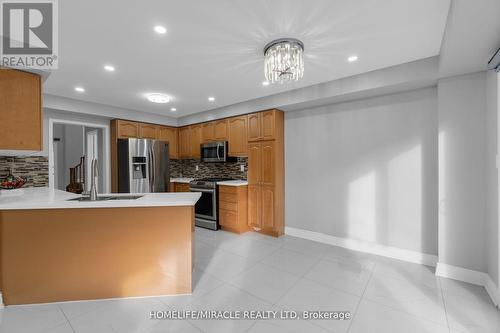 20 Edenvalley Road, Brampton (Fletcher'S Meadow), ON - Indoor Photo Showing Kitchen