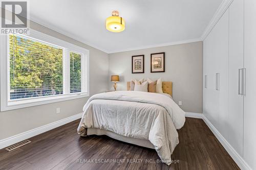 947 Easterbrook Avenue, Burlington (Bayview), ON - Indoor Photo Showing Bedroom