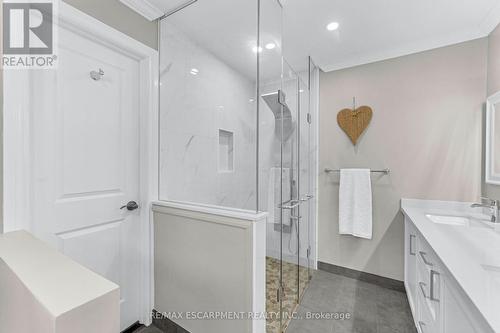 947 Easterbrook Avenue, Burlington (Bayview), ON - Indoor Photo Showing Bathroom