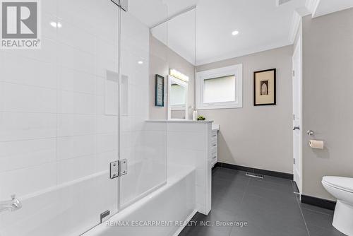 947 Easterbrook Avenue, Burlington, ON - Indoor Photo Showing Bathroom