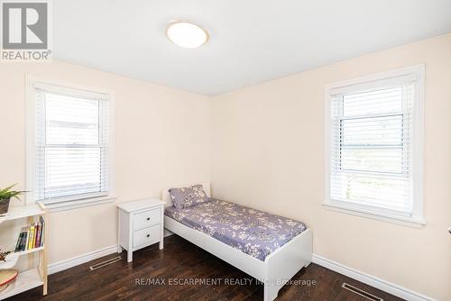 33 Alderney Avenue, Hamilton, ON - Indoor Photo Showing Bedroom