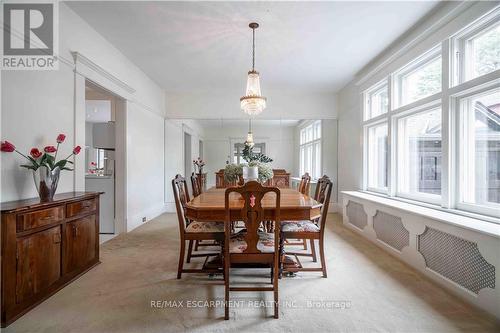 7 Chestnut Avenue N, Brantford, ON - Indoor Photo Showing Dining Room