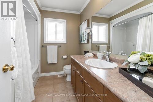 30 Madill Drive, Mono, ON - Indoor Photo Showing Bathroom