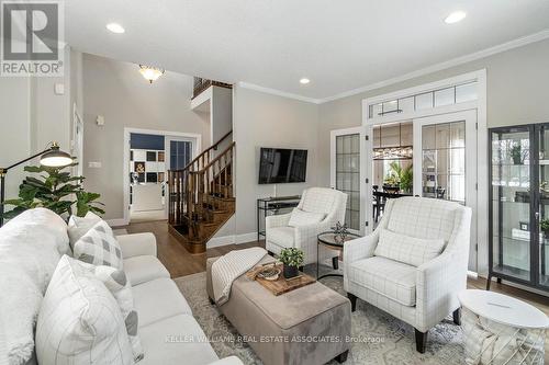 30 Madill Drive, Mono, ON - Indoor Photo Showing Living Room