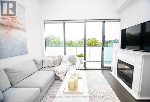 601 - 1815 Yonge Street, Toronto (Mount Pleasant West), ON - Indoor Photo Showing Living Room With Fireplace