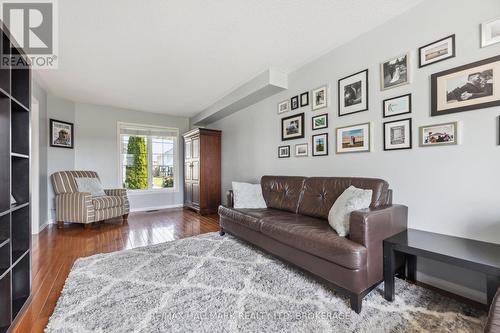 34 Hammond Street, Clarington (Bowmanville), ON - Indoor Photo Showing Living Room