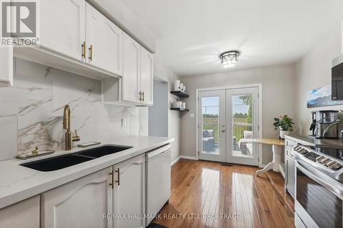 34 Hammond Street, Clarington (Bowmanville), ON - Indoor Photo Showing Kitchen With Double Sink With Upgraded Kitchen