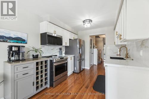 34 Hammond Street, Clarington, ON - Indoor Photo Showing Kitchen With Upgraded Kitchen