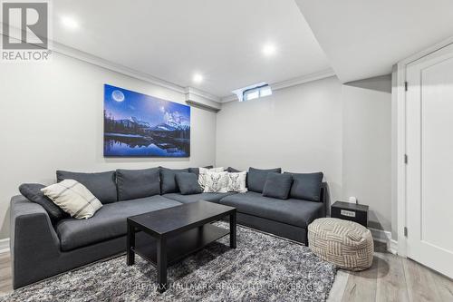 34 Hammond Street, Clarington, ON - Indoor Photo Showing Living Room