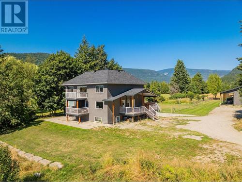 1457 Pass Creek Road, Pass Creek, BC - Outdoor