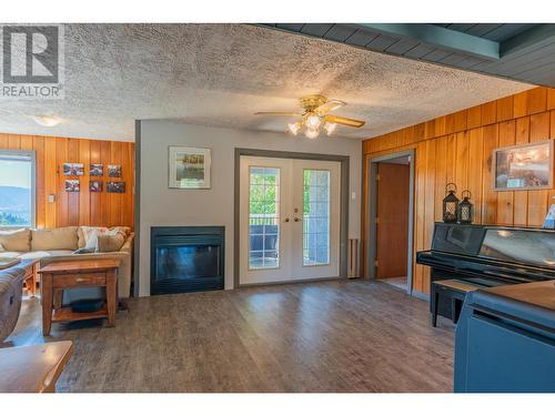 1457 Pass Creek Road, Pass Creek, BC - Indoor With Fireplace