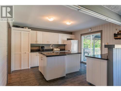 1457 Pass Creek Road, Pass Creek, BC - Indoor Photo Showing Kitchen