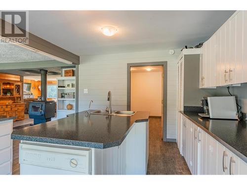 1457 Pass Creek Road, Pass Creek, BC - Indoor Photo Showing Kitchen