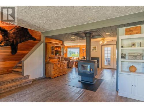 1457 Pass Creek Road, Pass Creek, BC - Indoor