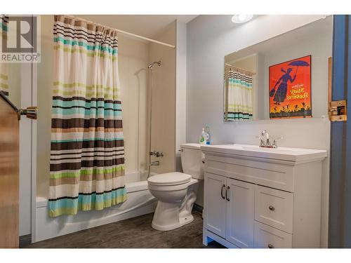 1457 Pass Creek Road, Pass Creek, BC - Indoor Photo Showing Bathroom