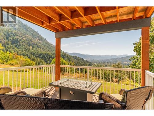 1457 Pass Creek Road, Pass Creek, BC - Outdoor With Exterior