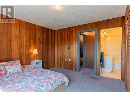 1457 Pass Creek Road, Pass Creek, BC - Indoor Photo Showing Bedroom