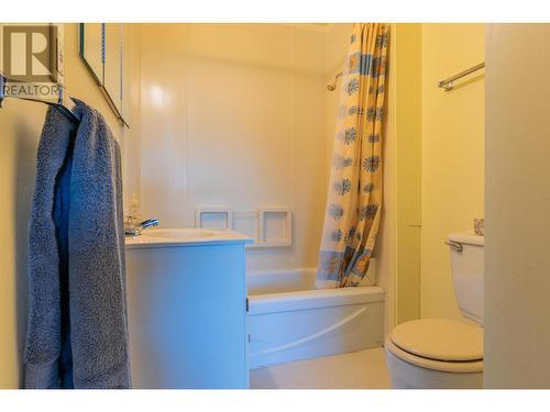 1457 Pass Creek Road, Pass Creek, BC - Indoor Photo Showing Bathroom