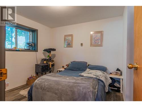 1457 Pass Creek Road, Pass Creek, BC - Indoor Photo Showing Bedroom