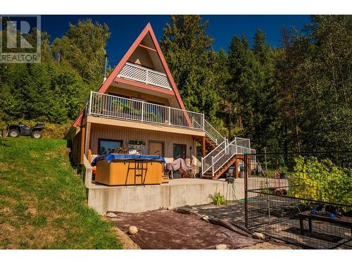 1457 Pass Creek Road, Pass Creek, BC - Outdoor