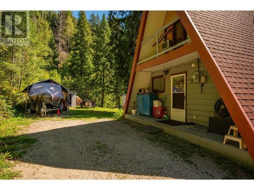 1457 Pass Creek Road, Pass Creek, BC - Outdoor