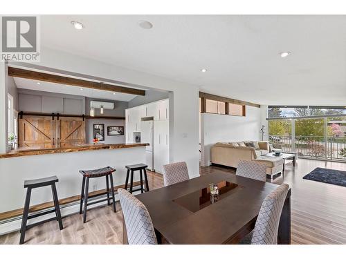 990 Fairway Crescent, Kelowna, BC - Indoor Photo Showing Dining Room