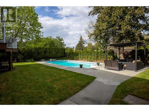 990 Fairway Crescent, Kelowna, BC - Outdoor With In Ground Pool With Backyard