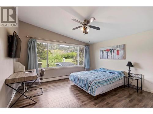 990 Fairway Crescent, Kelowna, BC - Indoor Photo Showing Bedroom