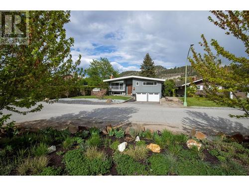 990 Fairway Crescent, Kelowna, BC - Outdoor