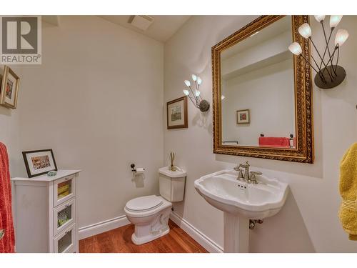 5254 Cobble Crescent, Kelowna, BC - Indoor Photo Showing Bathroom