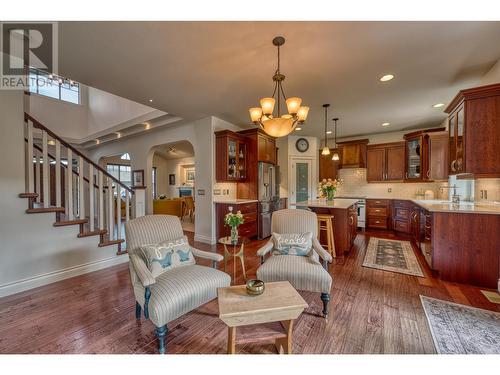 5254 Cobble Crescent, Kelowna, BC - Indoor Photo Showing Living Room