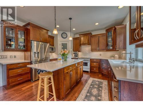 5254 Cobble Crescent, Kelowna, BC - Indoor Photo Showing Kitchen With Upgraded Kitchen