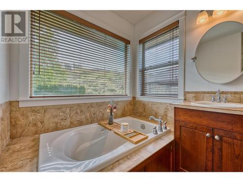 5254 Cobble Crescent, Kelowna, BC - Indoor Photo Showing Bathroom