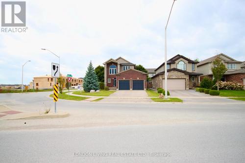 778 Blackacres Boulevard, London, ON - Outdoor With Facade