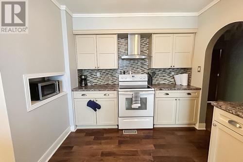 449 Wellington St, Sault Ste. Marie, ON - Indoor Photo Showing Kitchen