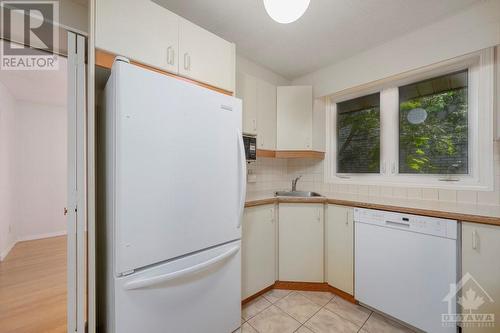 1858 Appleford Street, Ottawa, ON - Indoor Photo Showing Kitchen