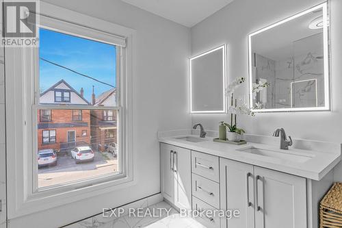 20 Greenaway Avenue, Hamilton (Gibson), ON - Indoor Photo Showing Bathroom