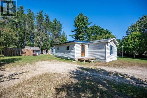 20 Hunters Run Lane, Laurentian Hills, ON - Outdoor