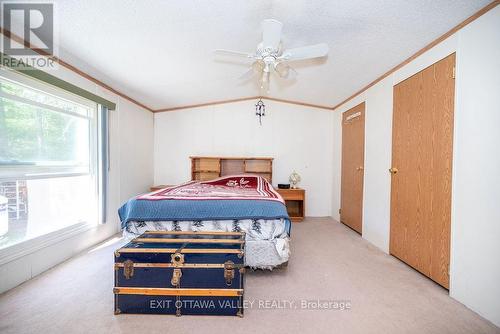 20 Hunters Run Lane, Laurentian Hills, ON - Indoor Photo Showing Bedroom