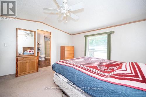 20 Hunters Run Lane, Laurentian Hills, ON - Indoor Photo Showing Bedroom