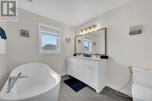 3079 Neyagawa Boulevard, Oakville, ON - Indoor Photo Showing Bathroom