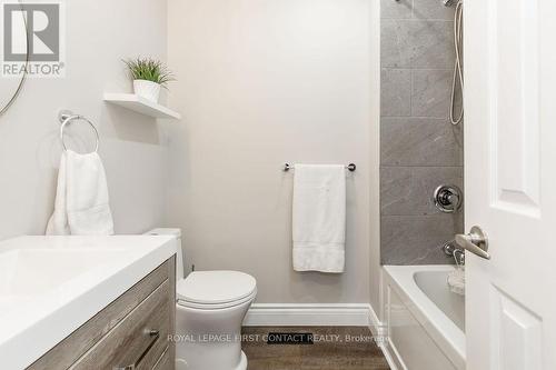 279 Anne Street N, Barrie (Sunnidale), ON - Indoor Photo Showing Bathroom