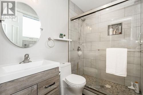 279 Anne Street N, Barrie (Sunnidale), ON - Indoor Photo Showing Bathroom